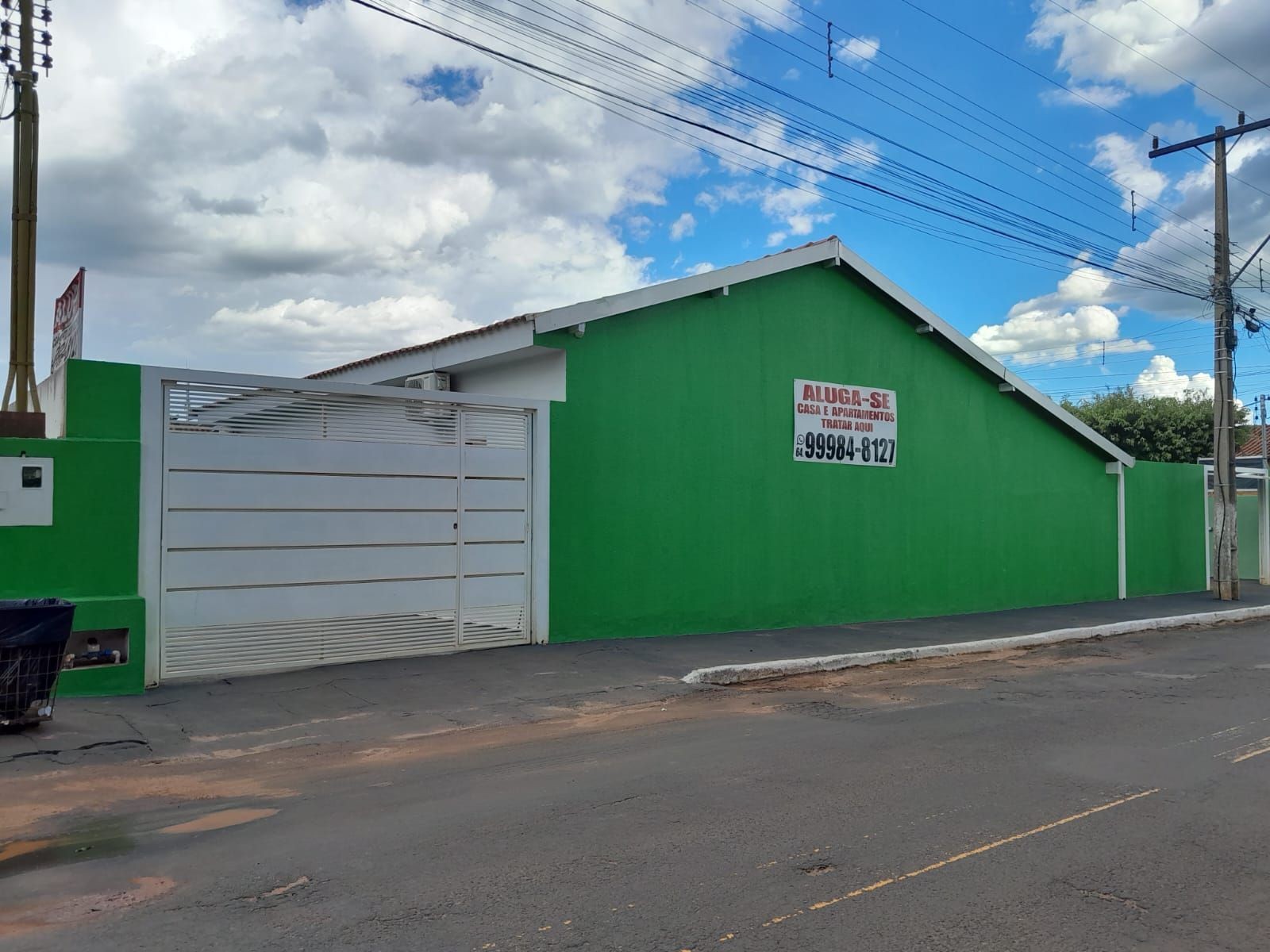 Casa para aluguel em Lagoa Santa, localização central, estadia confortável e segura, ambiente familiar.